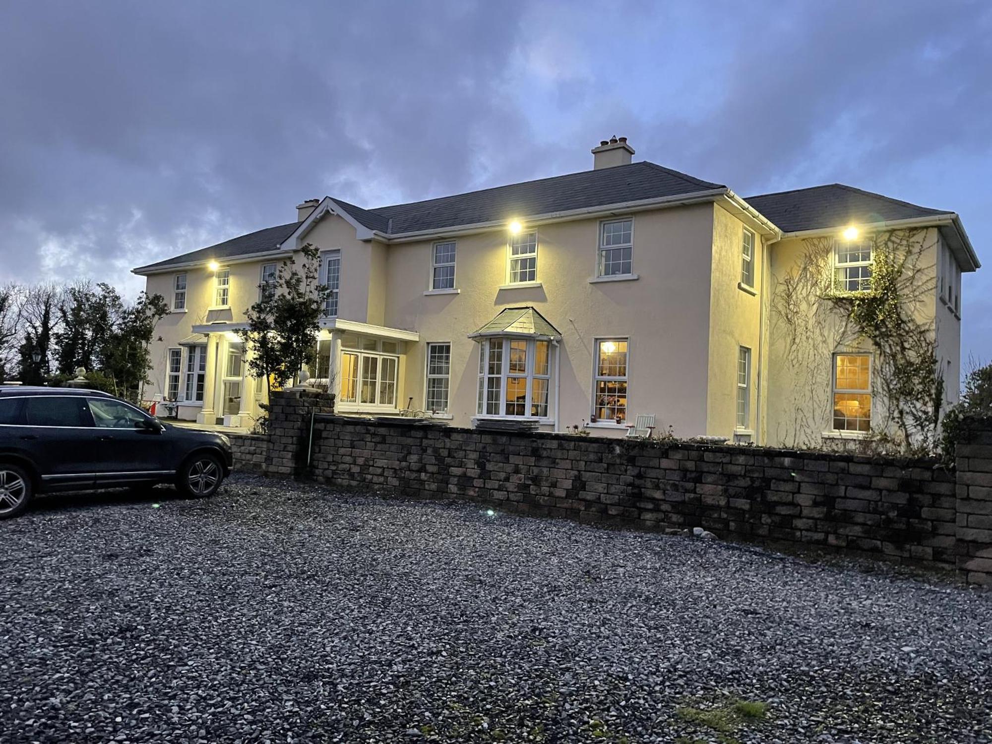 Hardwood Hall Kinnegad Bagian luar foto